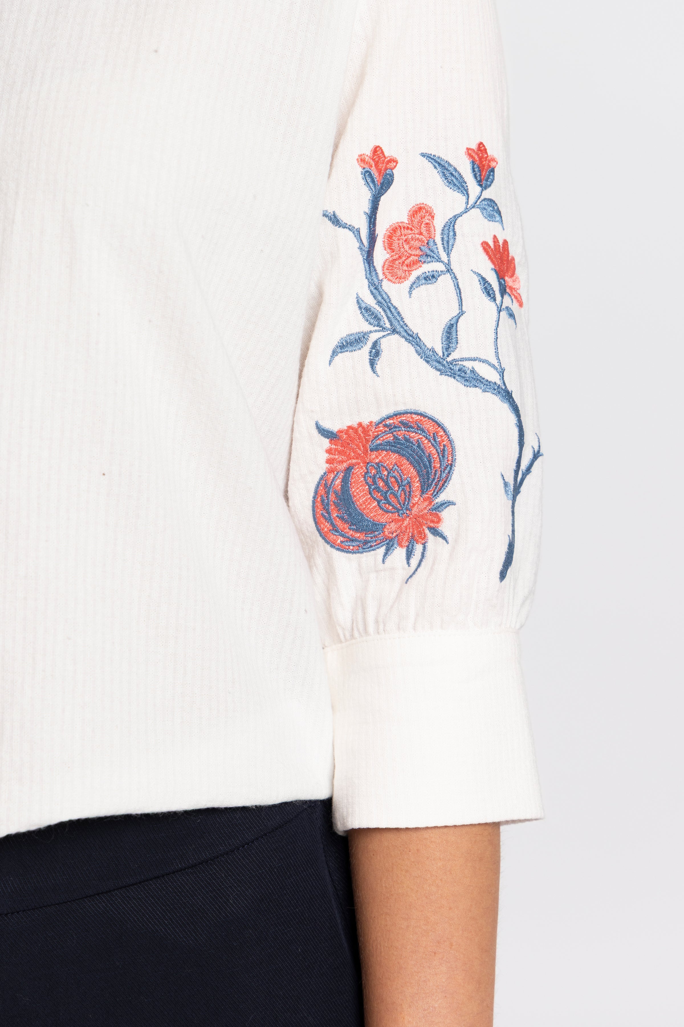 Finley Embroidered Top - white
