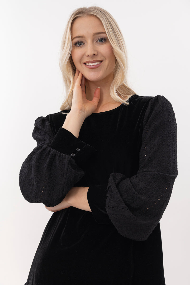Finley Top with lace sleeves