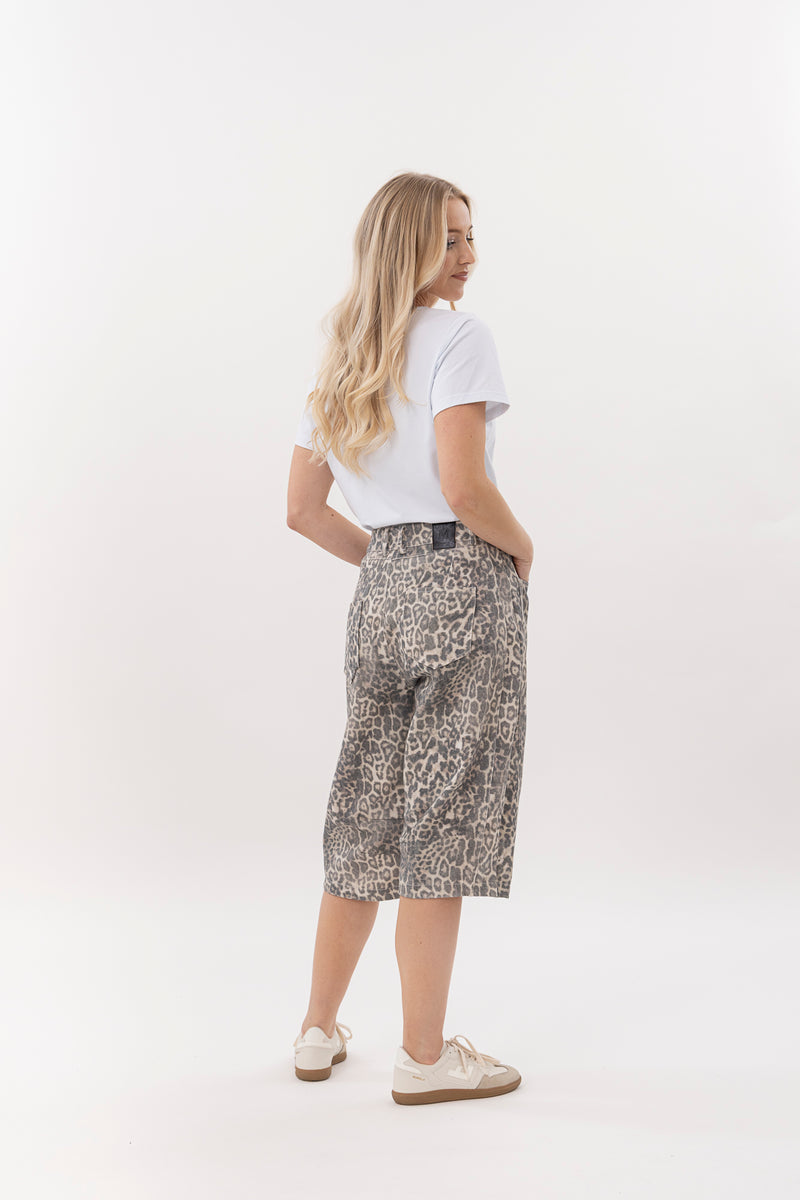 Leopard Barrel short