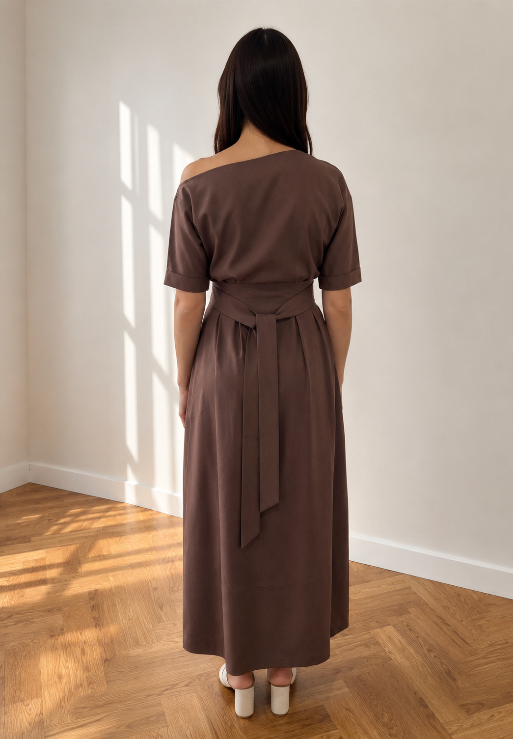 CHICA DRESS HAZELNUT