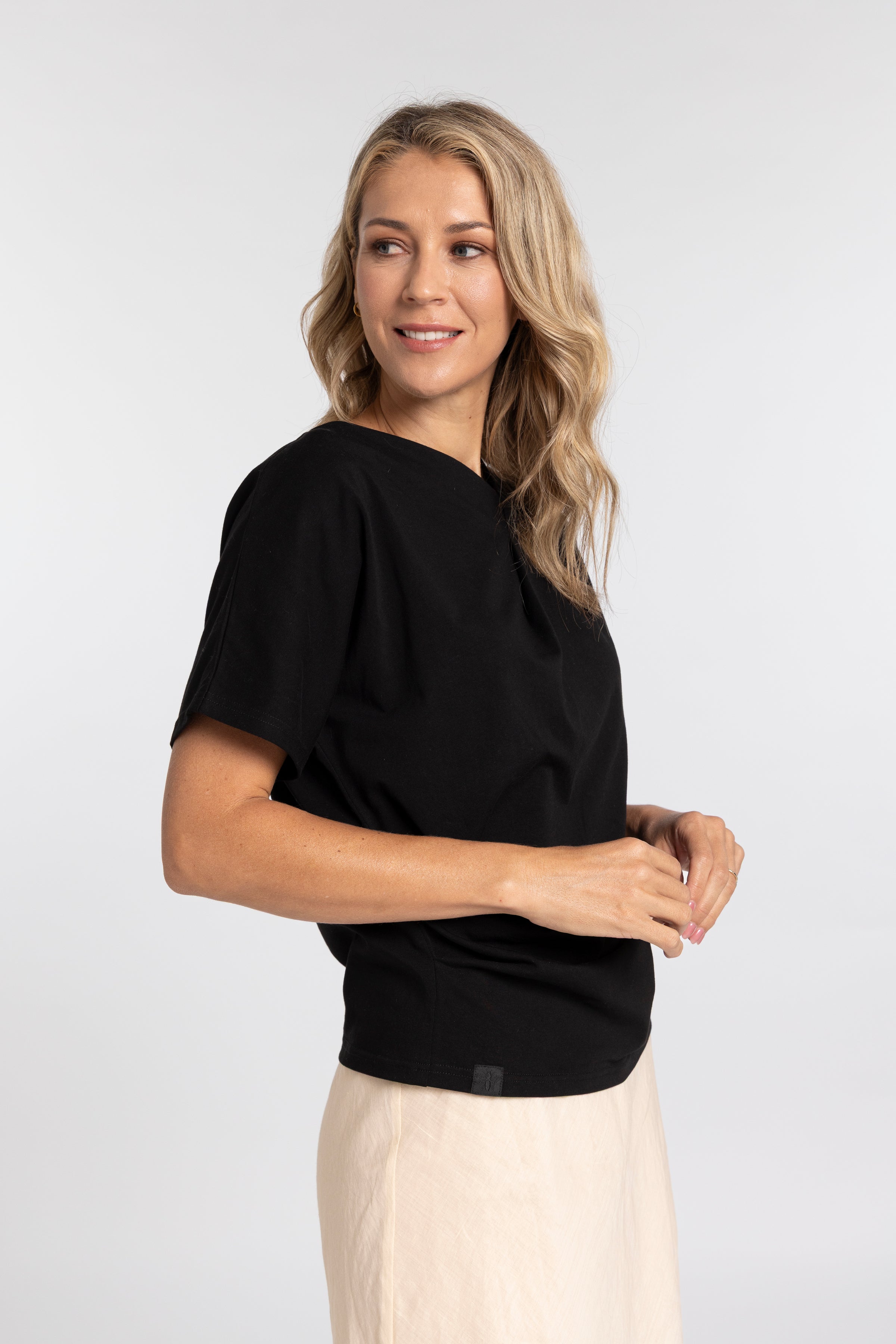 Mossy Rouched Tee - black